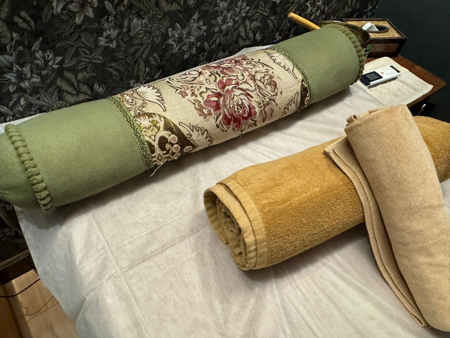 觀塘足浴 · 按摩頂手